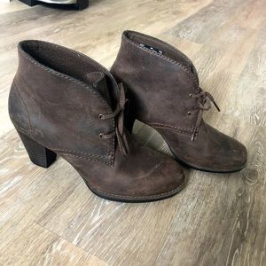 Clark’s ankle boots sz 8M